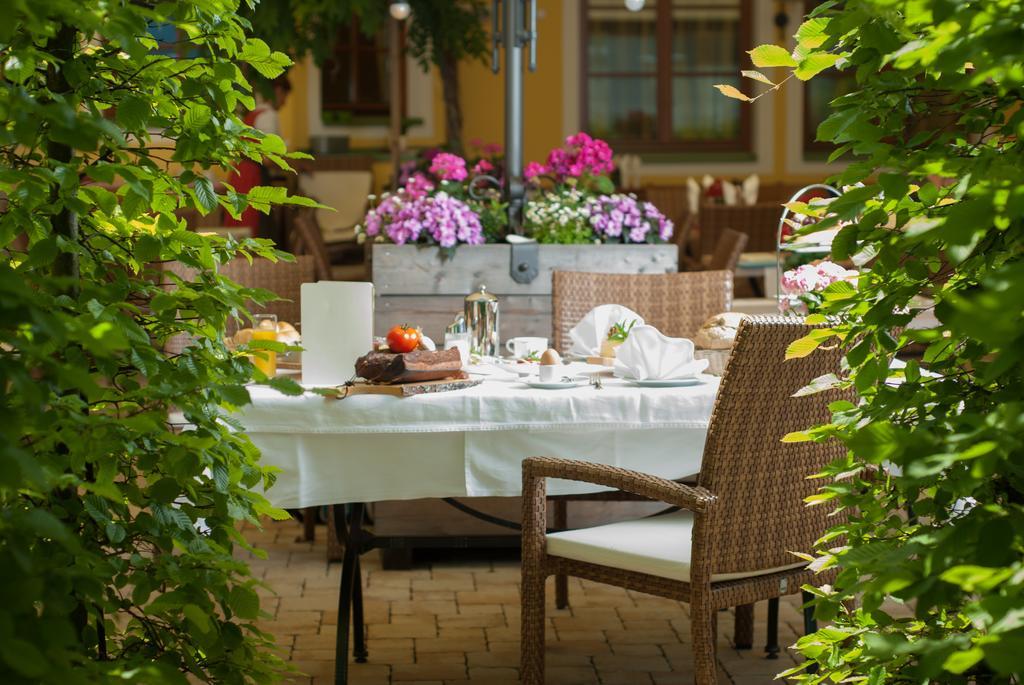 Hotel Brueckenwirt Санкт-Йохан Экстерьер фото